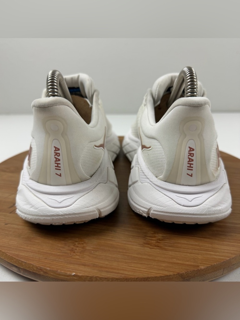 Hoka One One Arahi 7 Cream Running Shoes - Picture 4 of 10